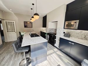 Kitchen- click for photo gallery